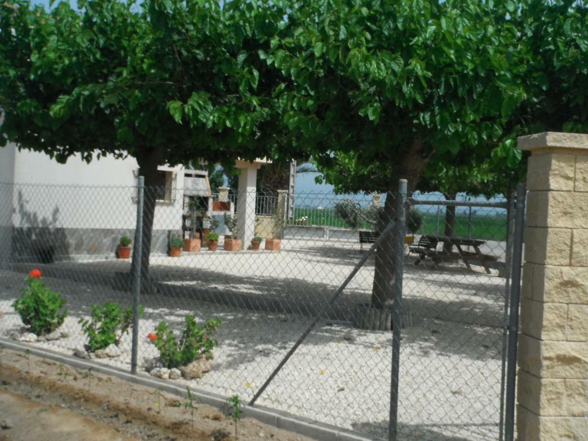 Casa Laura Guest House Deltebre Bagian luar foto